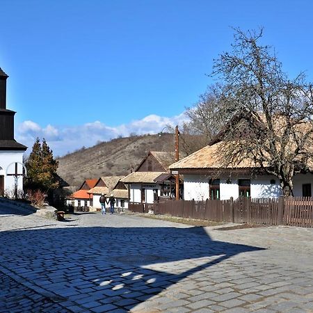 Nefelejcs Vendégház Hollókő Apartamento Exterior foto