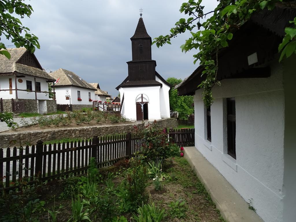 Nefelejcs Vendégház Hollókő Apartamento Exterior foto