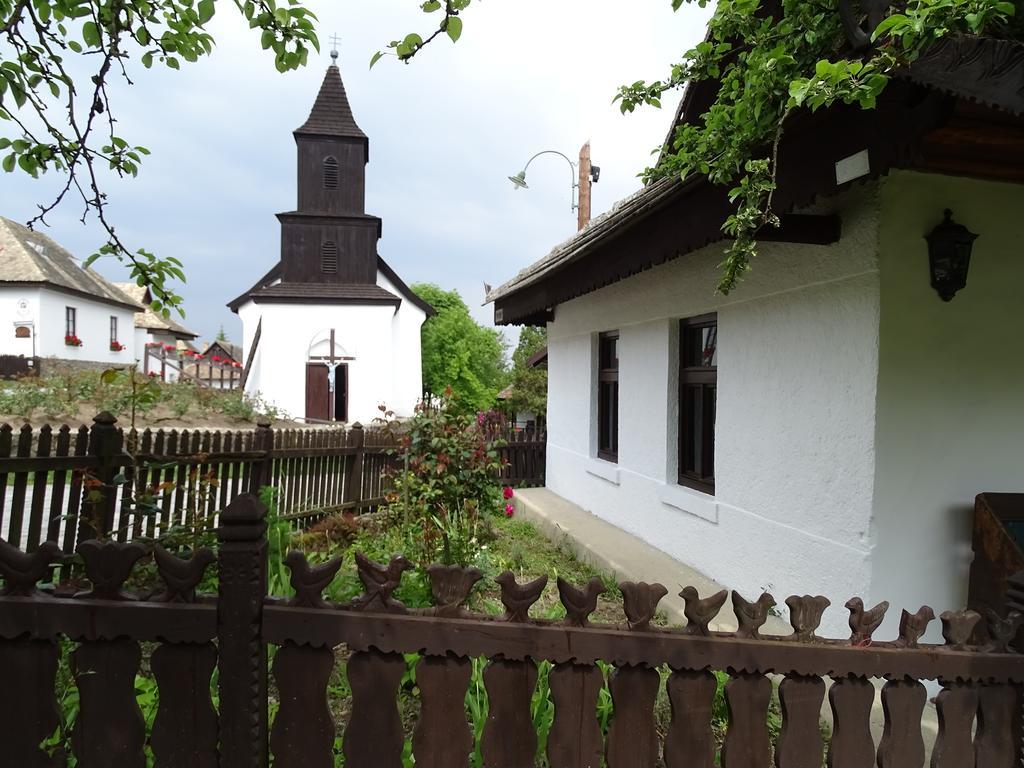 Nefelejcs Vendégház Hollókő Apartamento Exterior foto